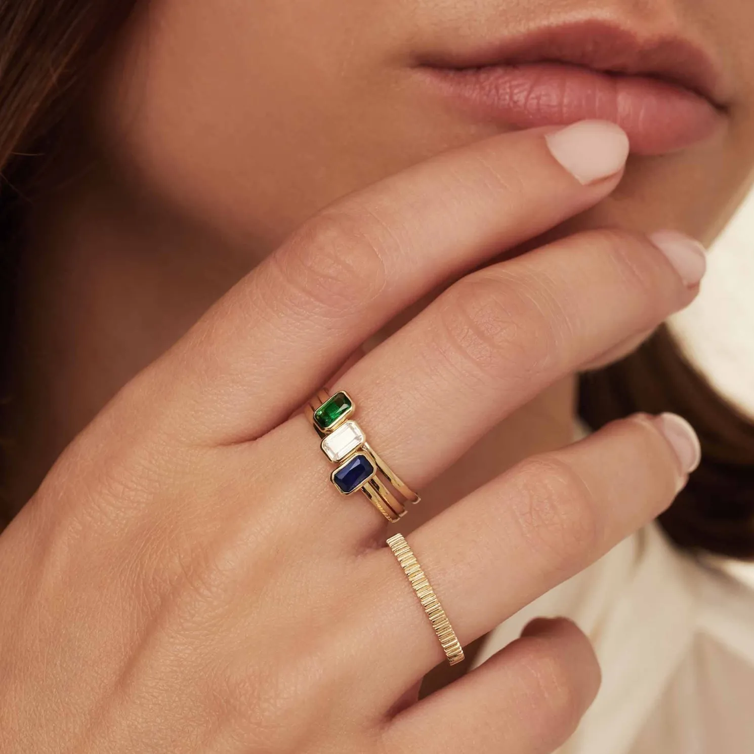 Baguette Nila 14 karaat gouden ring met blauwe zirkonia steen