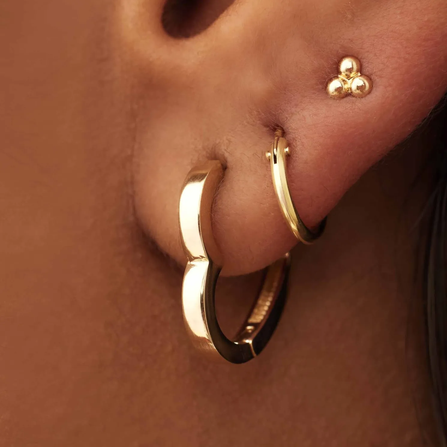 Belleville Amore 14 karaat gouden hartjes oorbellen