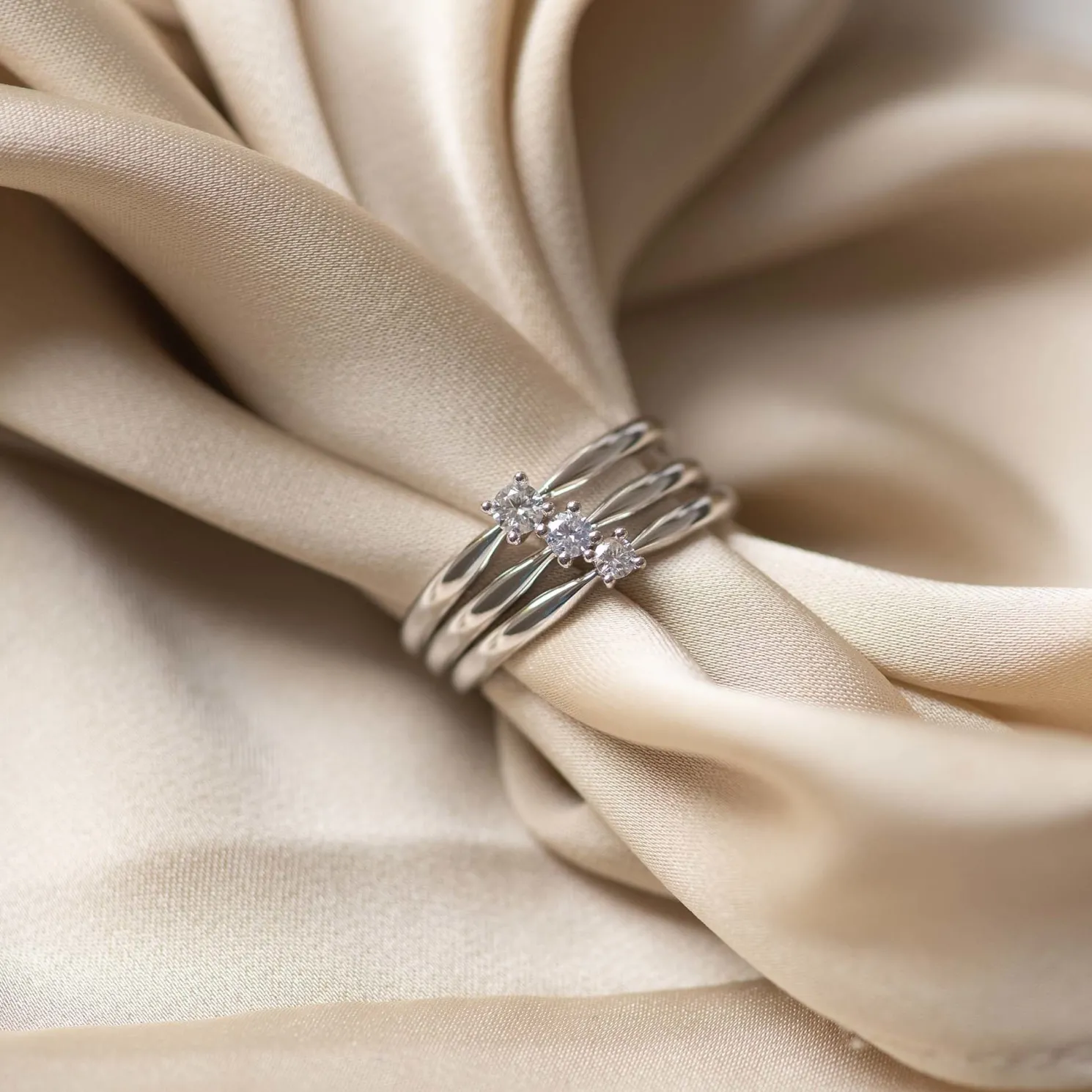 De la Paix Celesse 14 karaat witgouden ring met diamant 0.07 karaat