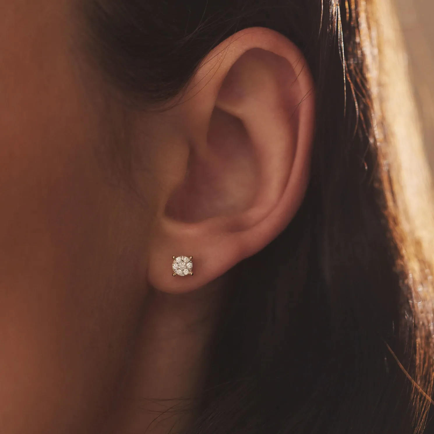 De la Paix Hanaé 14 karaat gouden oorknoppen met diamant 0.16 karaat