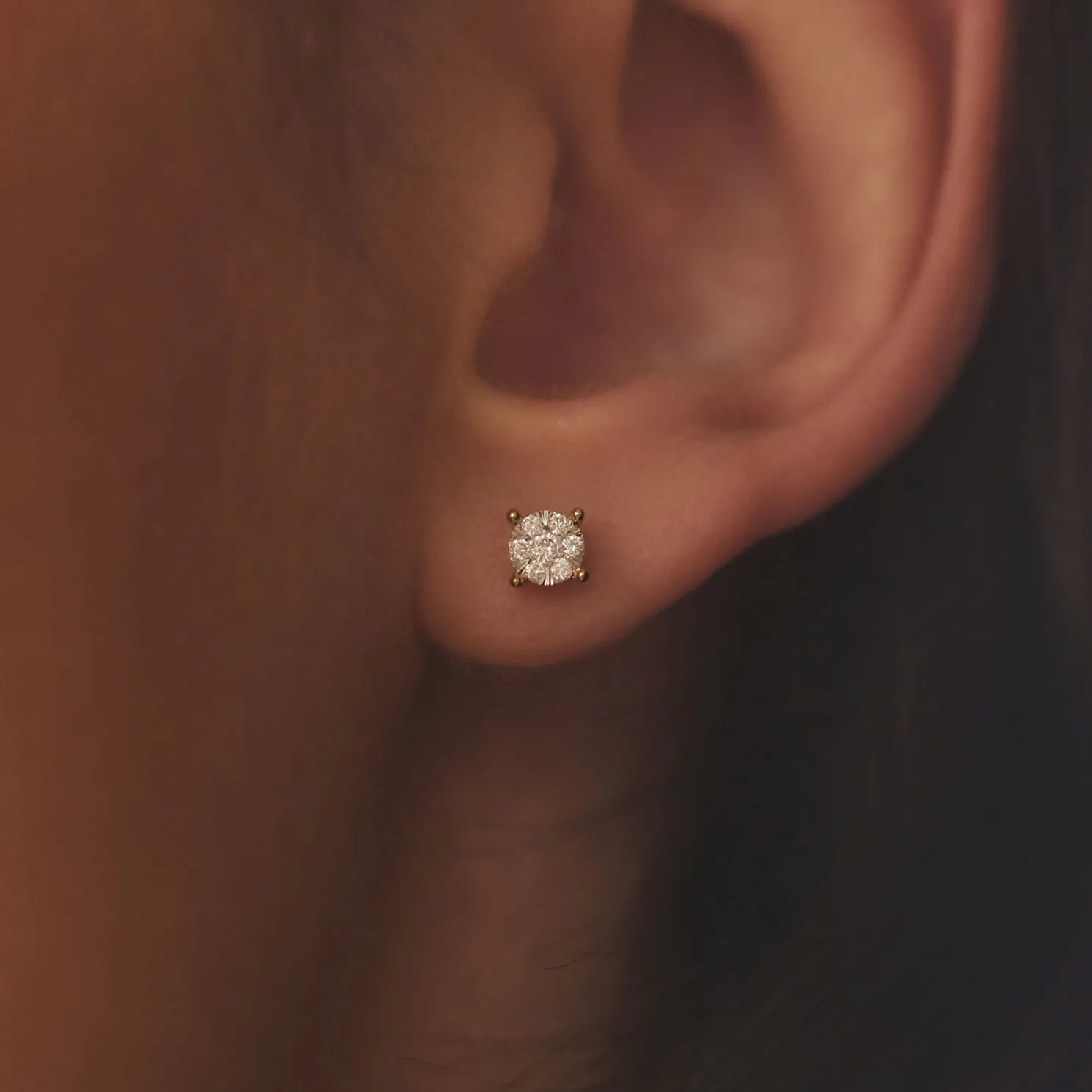 De la Paix Hanaé 14 karaat gouden oorknoppen met diamant 0.16 karaat