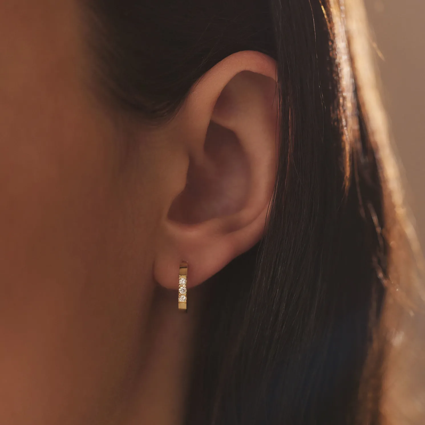 De la Paix Madeline 14 karaat gouden creolen met diamant 0.15 karaat