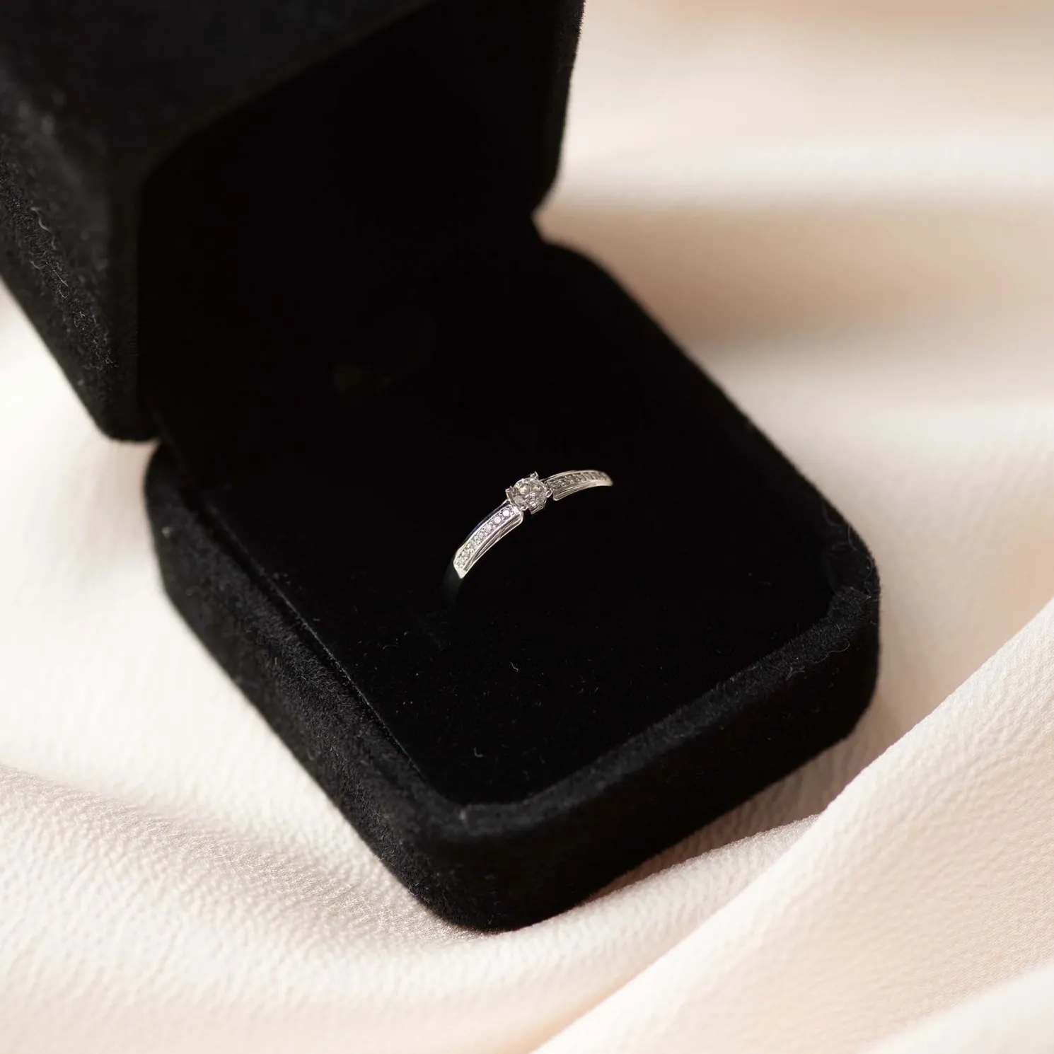 De la Paix Madeline 14 karaat witgouden ring met diamant 0.20 karaat