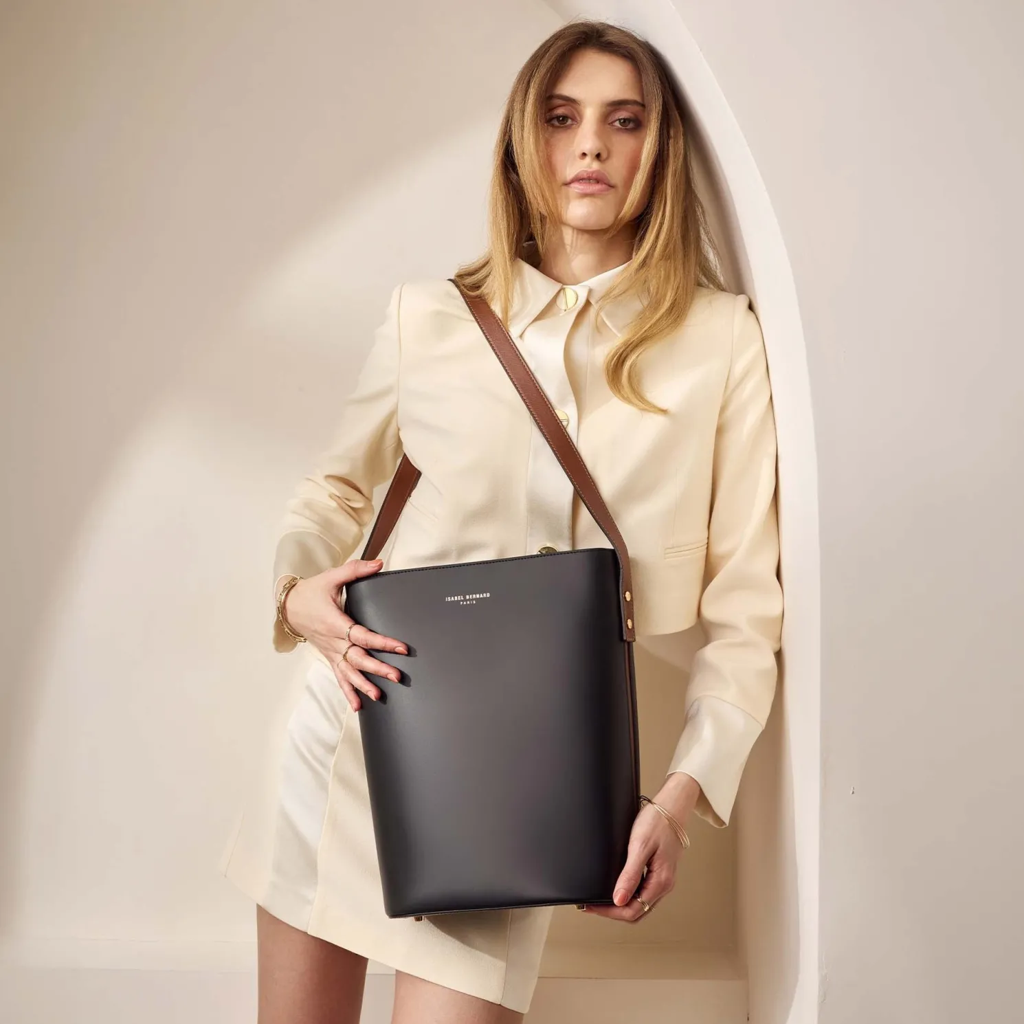 Honoré Lora zwarte leren schoudertas van kalfsleer met laptopvak