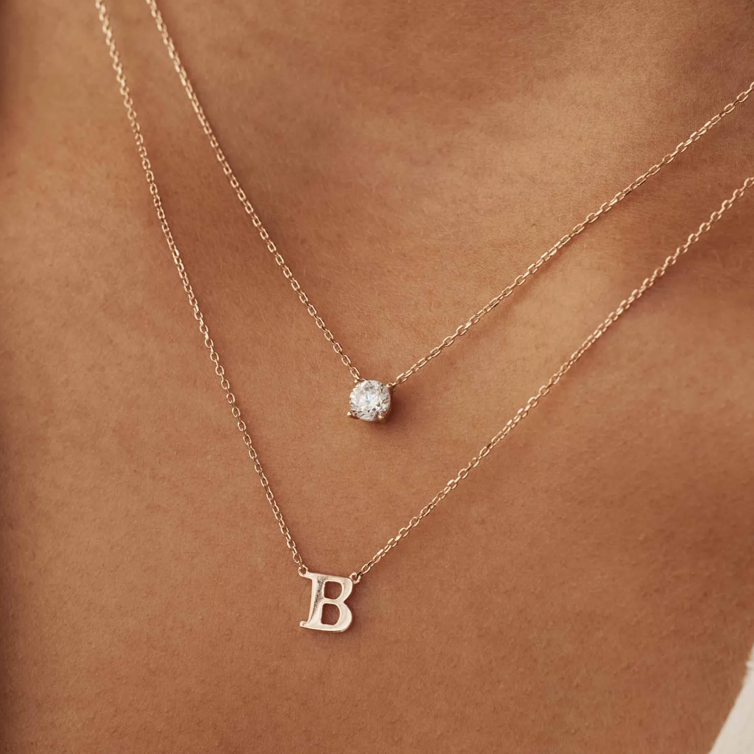 La Concorde Chloé 14 karaat rosé gouden initial collier met letter