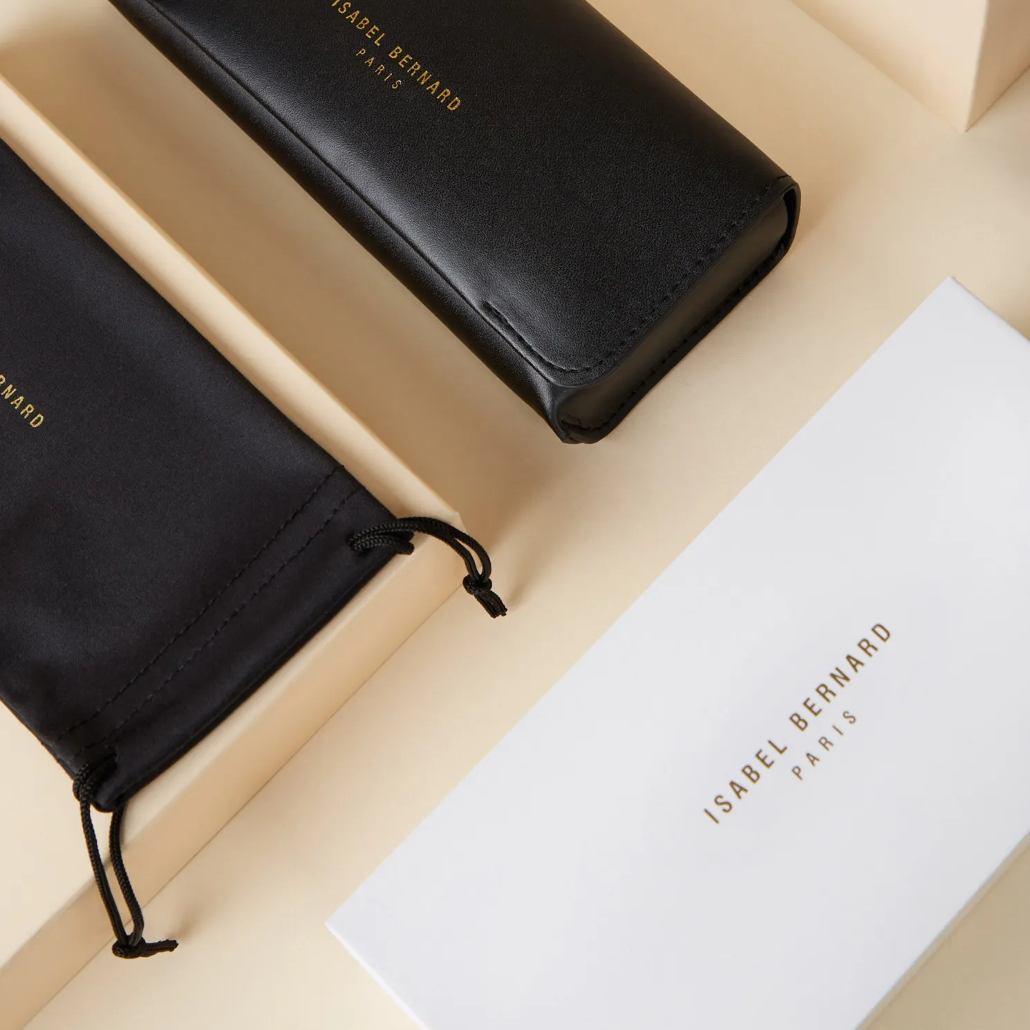 La Villette Rosaire zacht roze ovale zonnebril met roze glazen